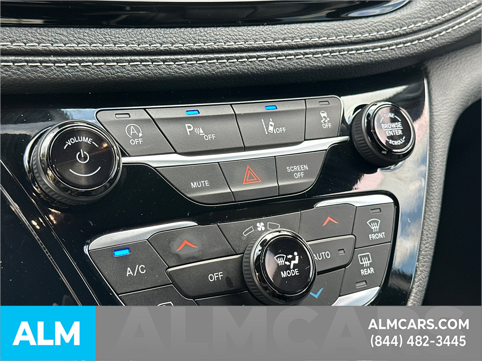 Used 2025 Chrysler Pacifica Limited FWD image 34