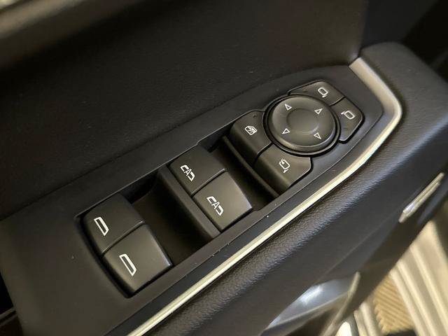 Used 2022 Chevrolet Silverado 1500 LTZ AWD/4WD image 15