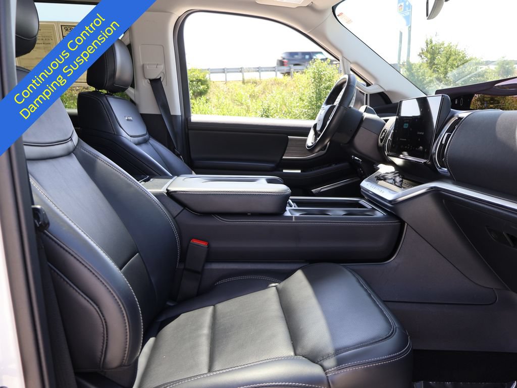 Certified 2025 Ford Expedition Max Platinum w/ Driver's Package AWD/4WD image 10