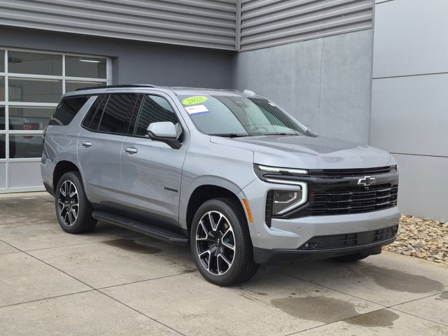 Used 2025 Chevrolet Tahoe RST AWD/4WD image 2