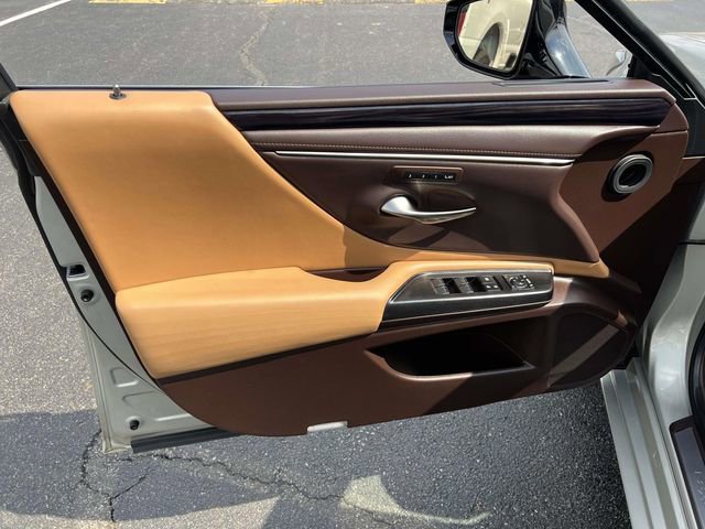 Used 2021 Lexus ES 350 Luxury w/ Accessory Package image 12