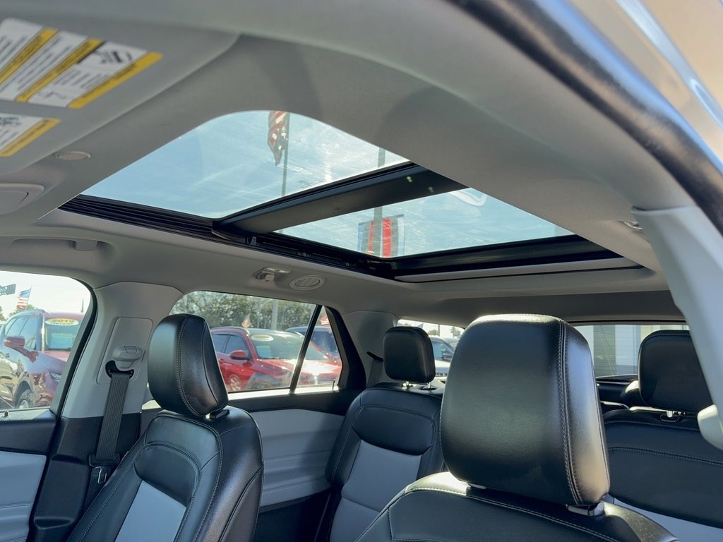 Certified 2022 Ford Explorer XLT w/ Equipment Group 202A image 29