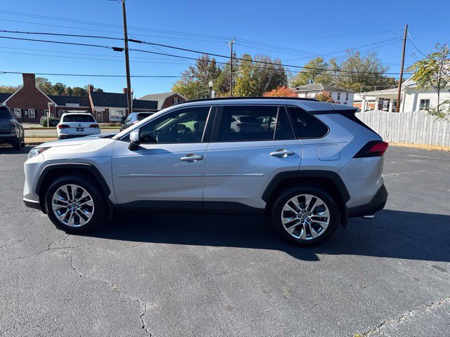 Used 2019 Toyota RAV4 XLE Premium FWD image 6