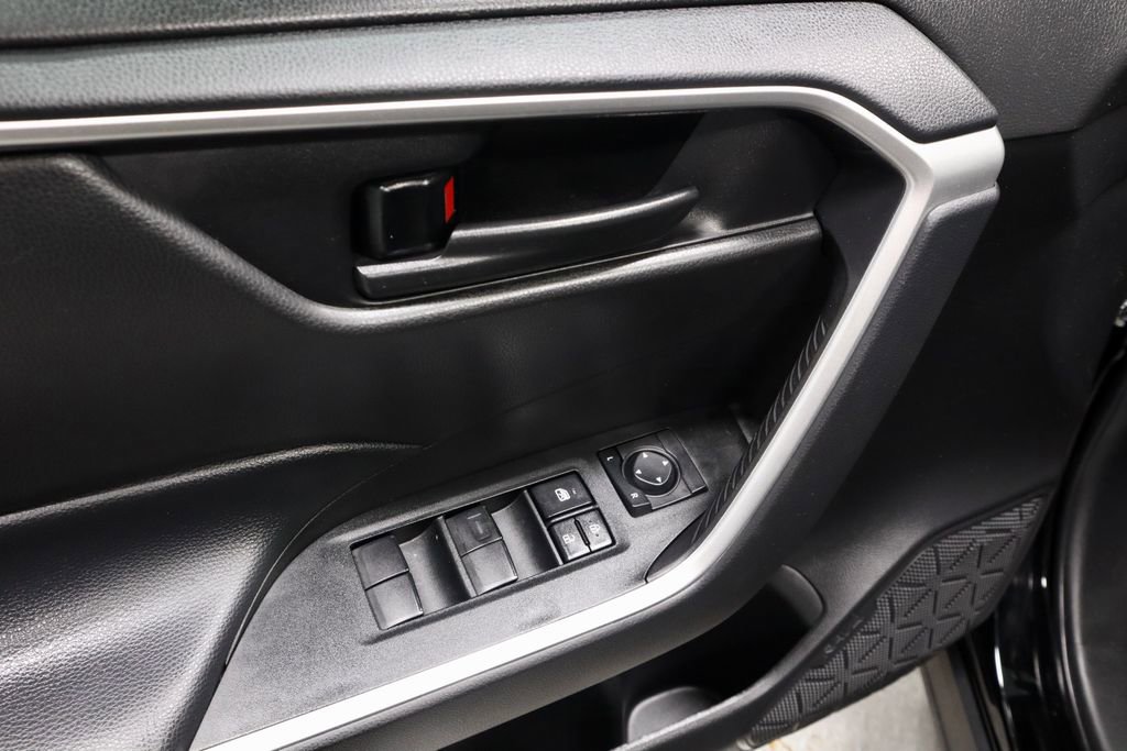 Used 2024 Toyota RAV4 LE AWD/4WD image 22