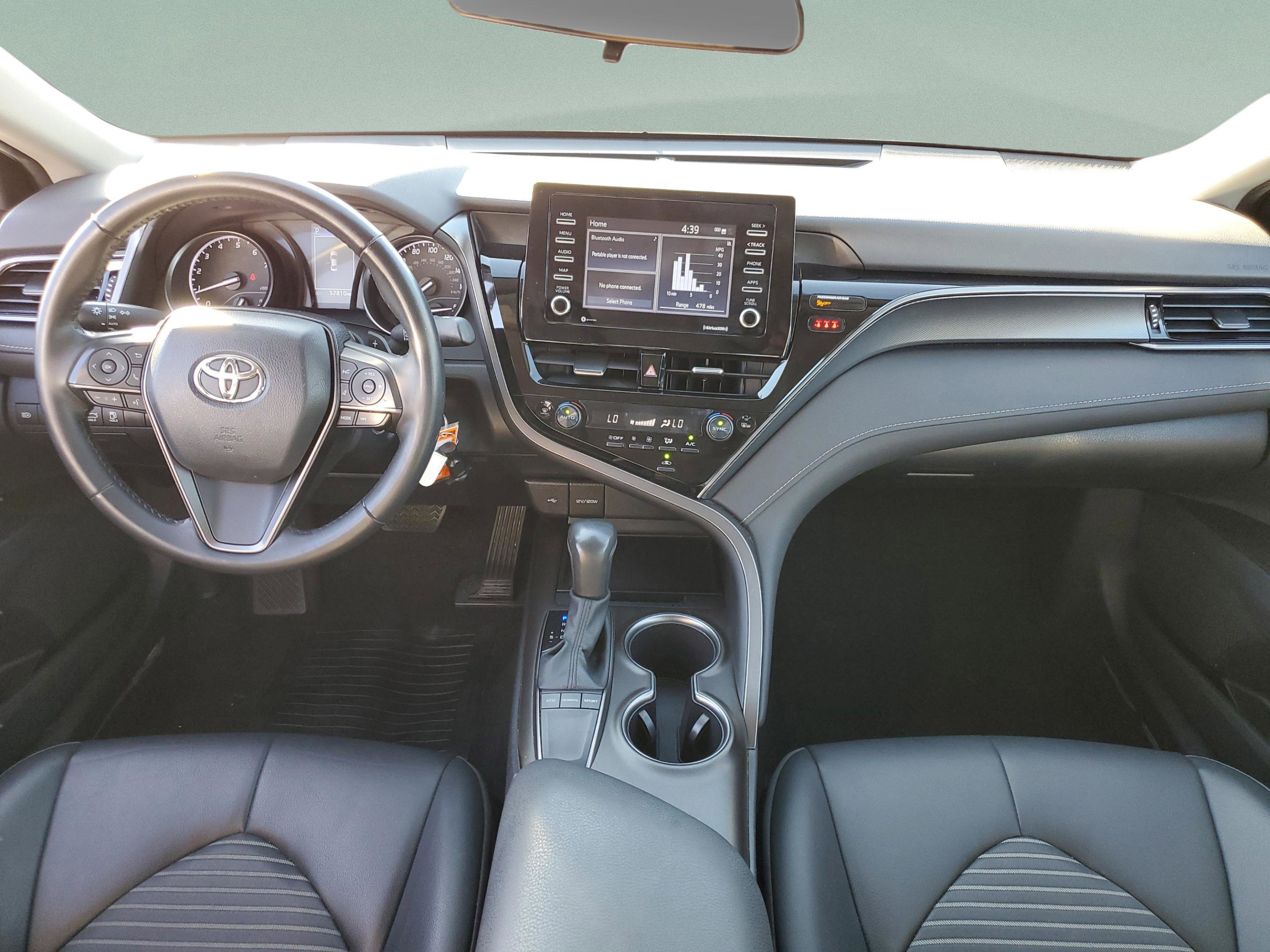 Used 2024 Toyota Camry SE image 10