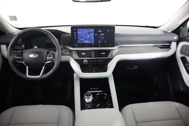 Certified 2025 Ford Explorer Platinum w/ Ultimate Package AWD/4WD image 30