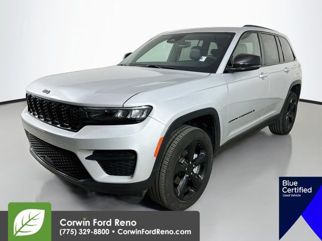Used 2024 Jeep Grand Cherokee Altitude AWD/4WD image 4
