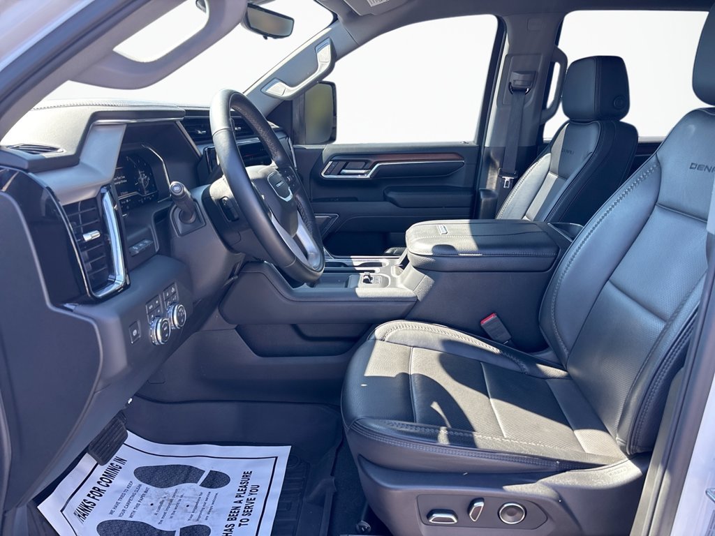 Used 2024 GMC Sierra 3500 Denali w/ Technology Package AWD/4WD image 26