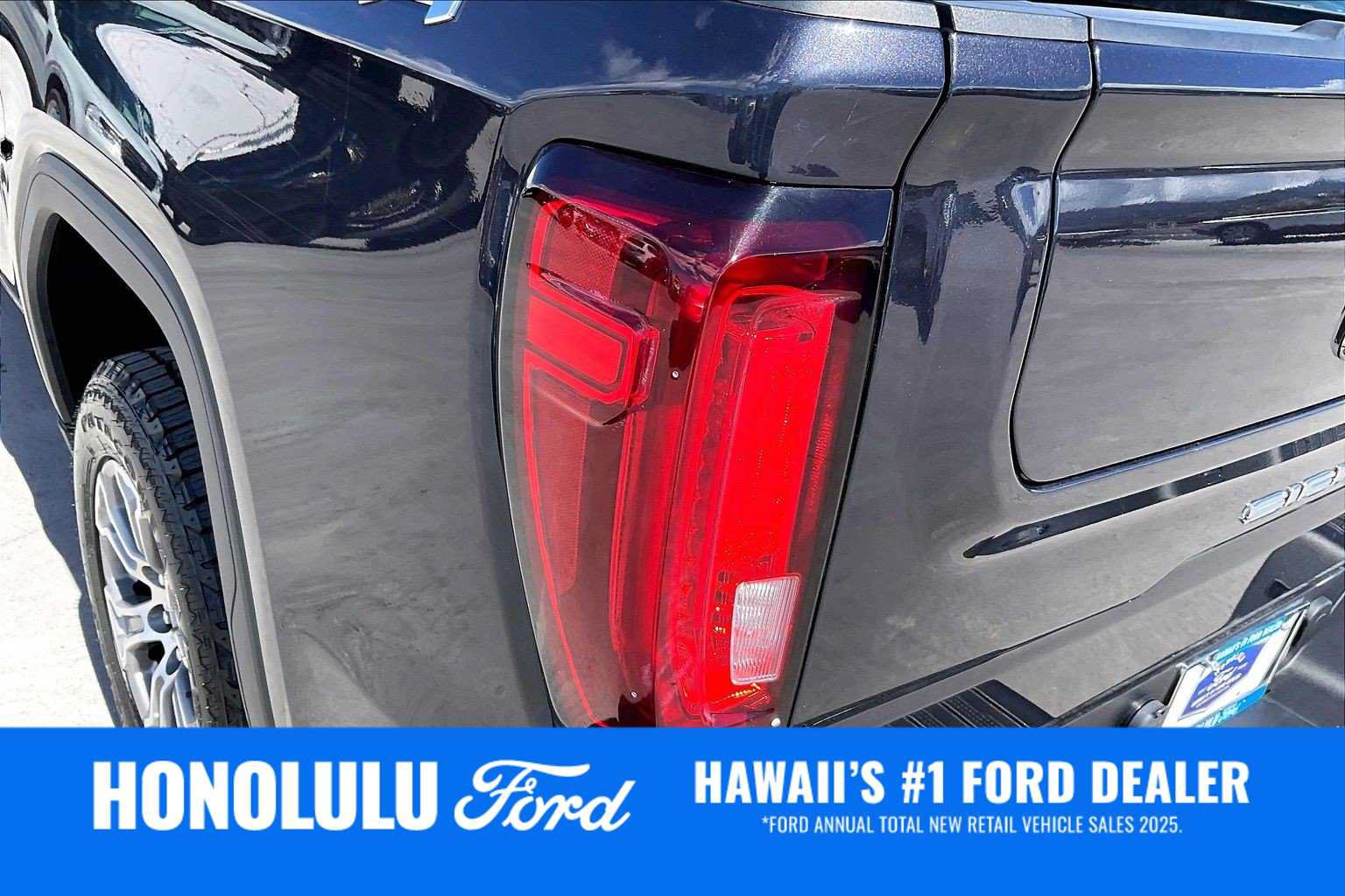 Used 2025 GMC Sierra 1500 SLT AWD/4WD image 32