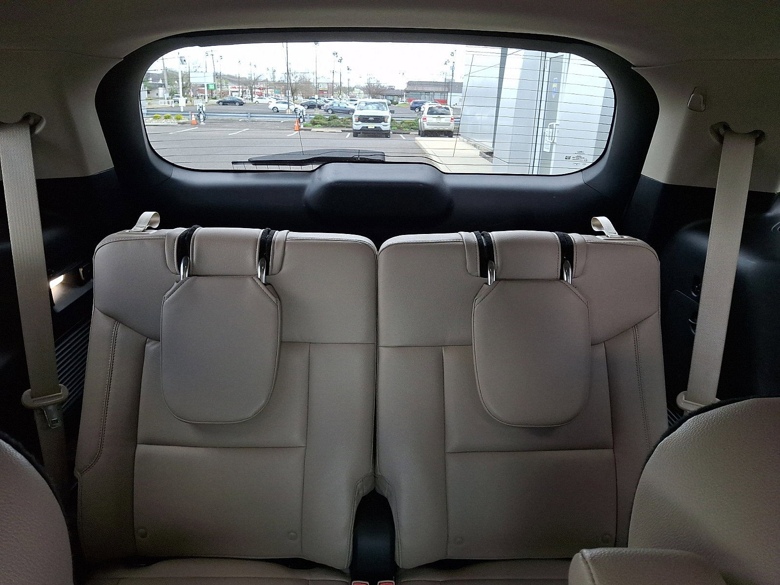 Certified 2021 Ford Explorer XLT w/ Equipment Group 202A image 15