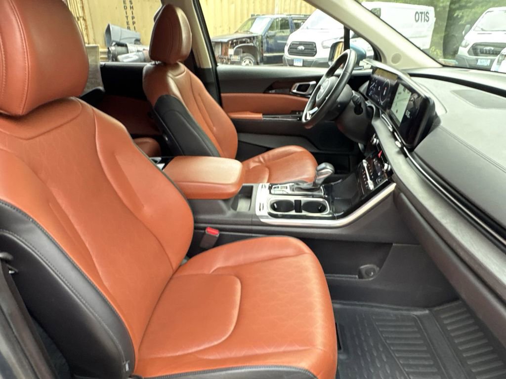 Used 2024 Kia Carnival SX image 25