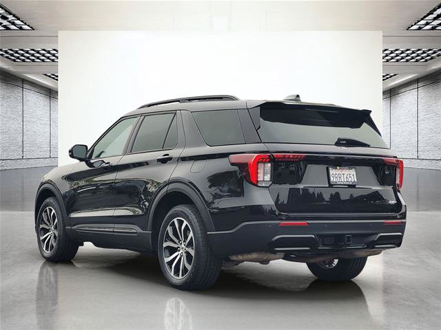 Certified 2025 Ford Explorer ST-Line AWD/4WD image 8
