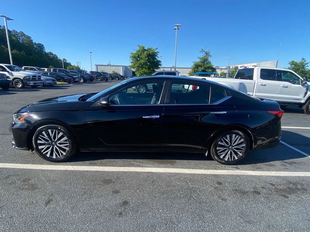 Used 2024 Nissan Altima 2.5 SV FWD image 4
