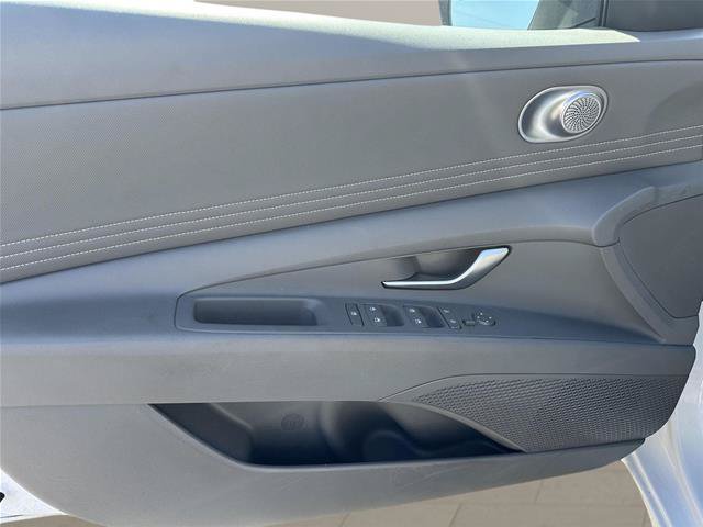 Used 2025 Hyundai Elantra SEL FWD image 24
