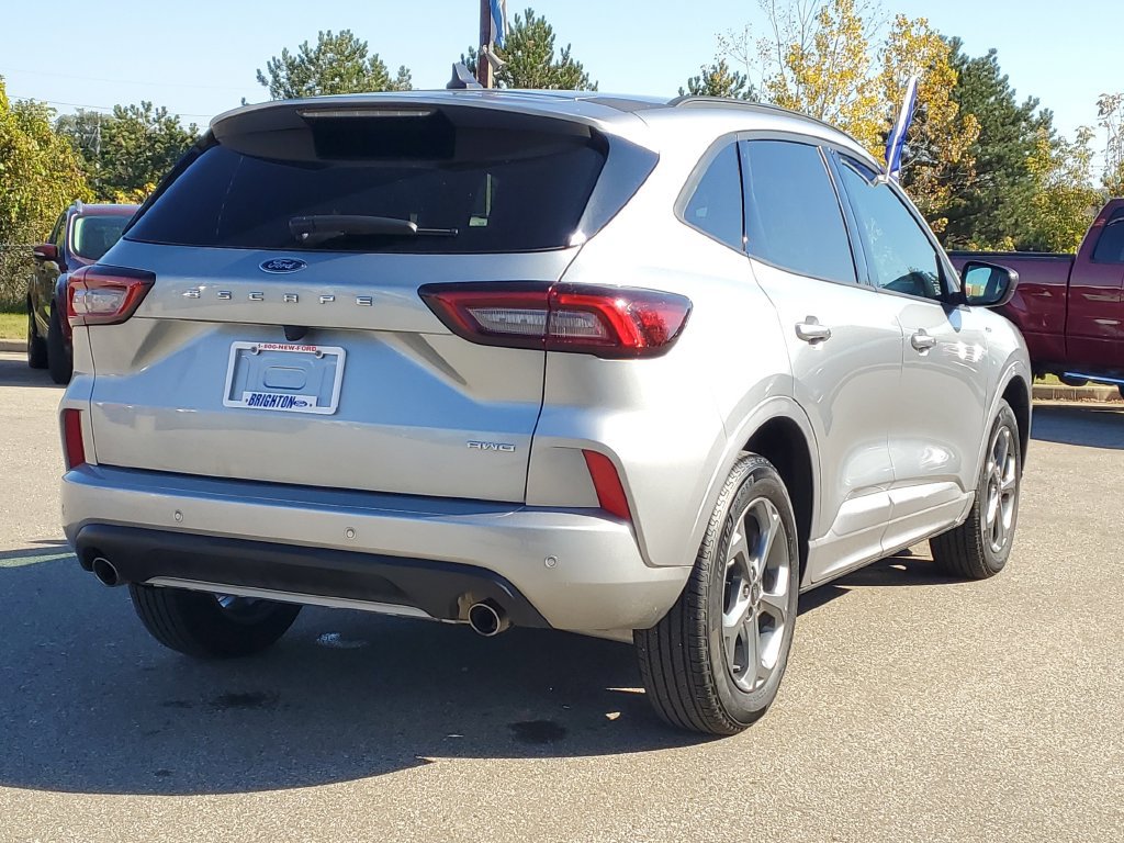 Certified 2024 Ford Escape ST-Line w/ Tech Pack #1 AWD/4WD image 4