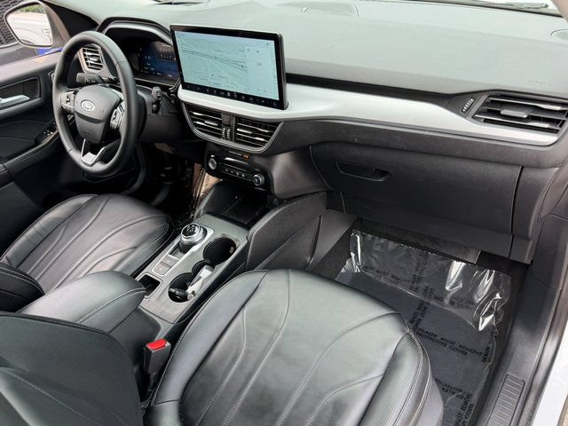 Certified 2025 Ford Escape Platinum w/ Premium Technology Package AWD/4WD image 36