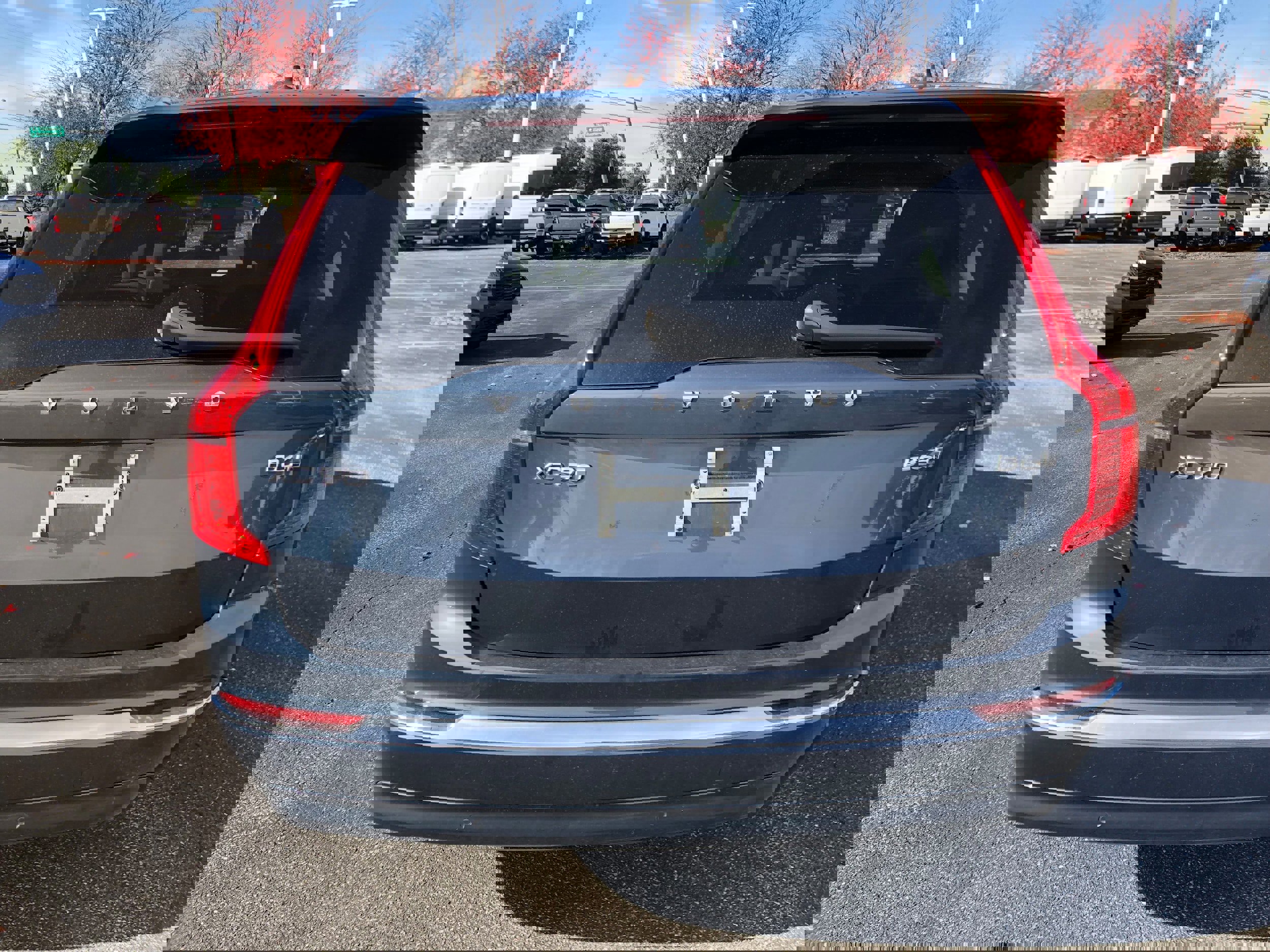 Used 2023 Volvo XC90 B6 Plus image 3