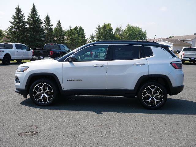 Used 2025 Jeep Compass Limited AWD/4WD image 2