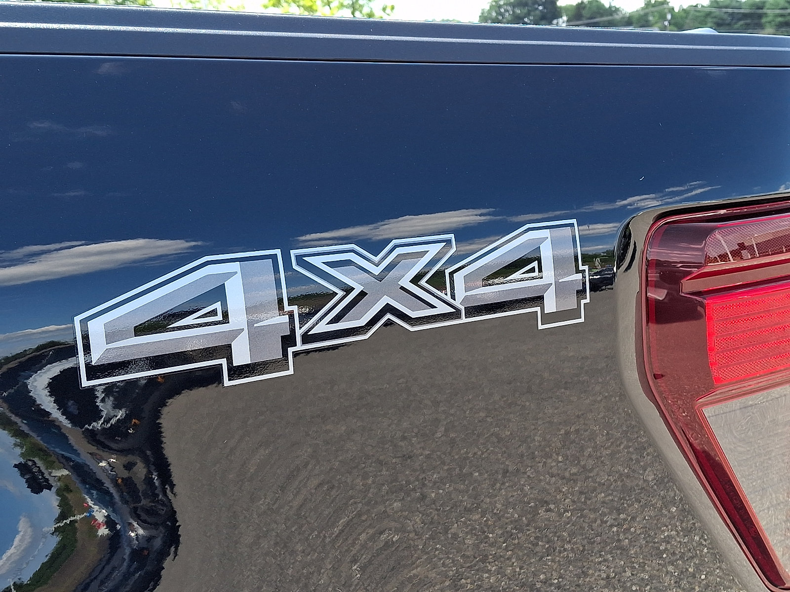 Certified 2024 Ford F150 XLT w/ Equipment Group 302A MID AWD/4WD image 31