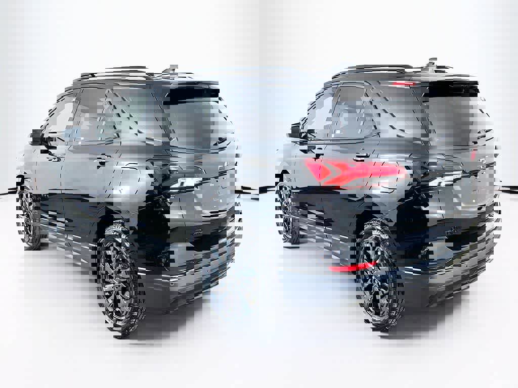 Used 2024 Chevrolet Equinox RS image 3