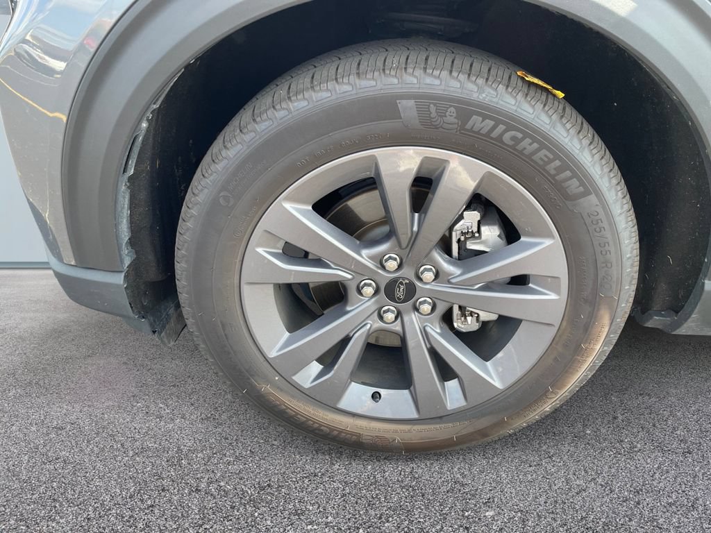 Certified 2025 Ford Explorer Active w/ Active Comfort Package AWD/4WD image 12