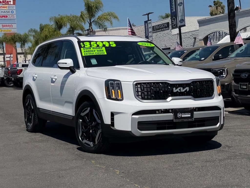 Used 2024 Kia Telluride EX FWD image 3