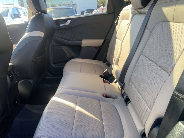 Certified 2020 Ford Escape Titanium AWD/4WD image 11