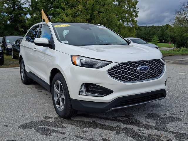 Certified 2023 Ford Edge SEL w/ Convenience Package AWD/4WD image 2