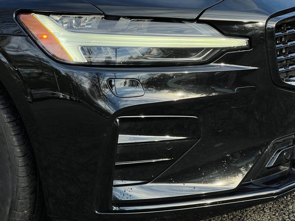 Used 2022 Volvo S60 B5 Momentum w/ Climate Package image 7