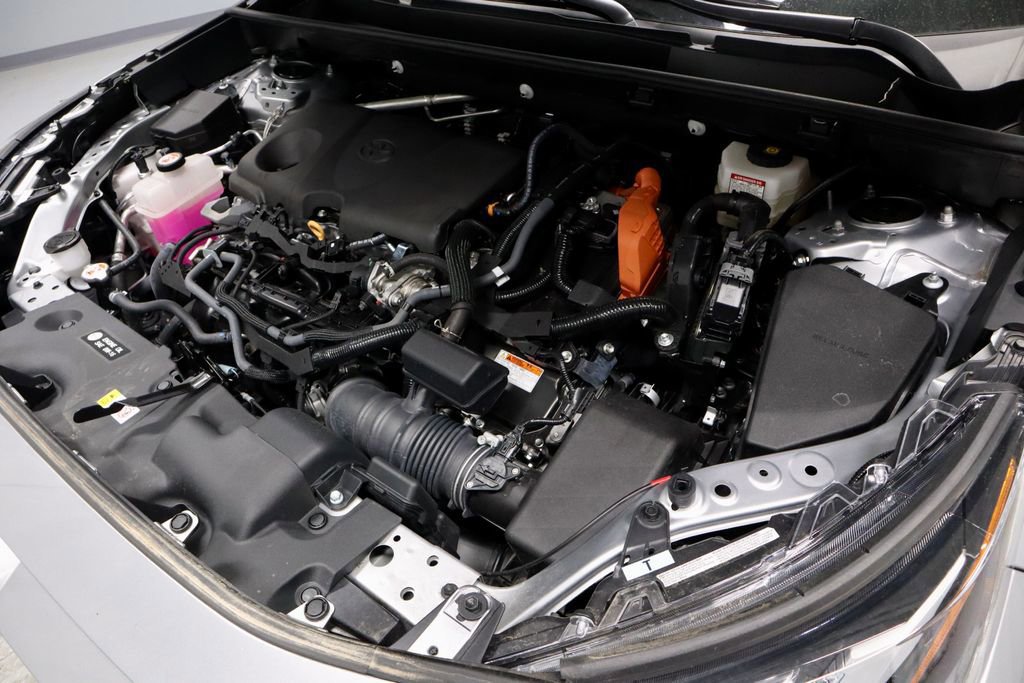 Used 2025 Toyota RAV4 XLE AWD/4WD image 17