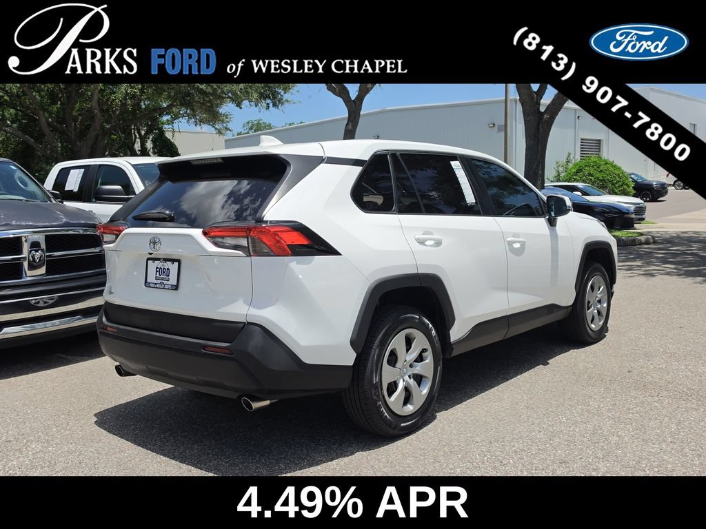 Used 2022 Toyota RAV4 LE FWD image 5