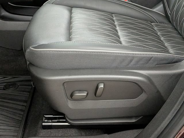 Used 2022 Buick Envision Avenir w/ Safety Package FWD image 12