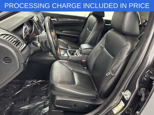 Used 2020 Chrysler 300 Touring L w/ Quick Order Package 2EF RWD image 3