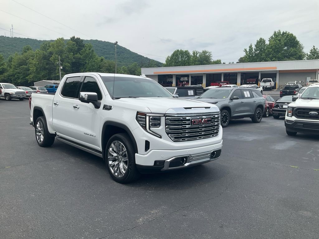 Used 2023 GMC Sierra 1500 Denali w/ Denali Reserve Package AWD/4WD image 3