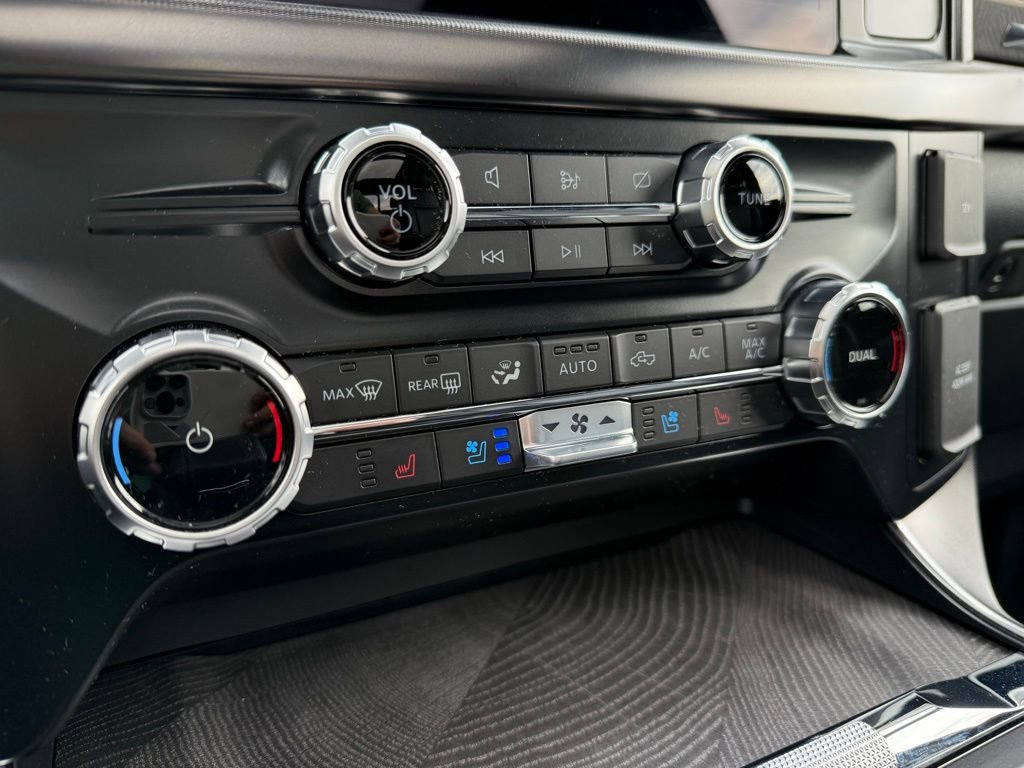 Certified 2023 Ford F150 Platinum w/ Equipment Group 701A High image 26