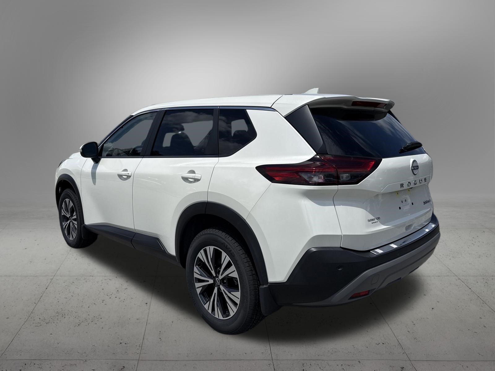 Used 2023 Nissan Rogue SV AWD/4WD image 3