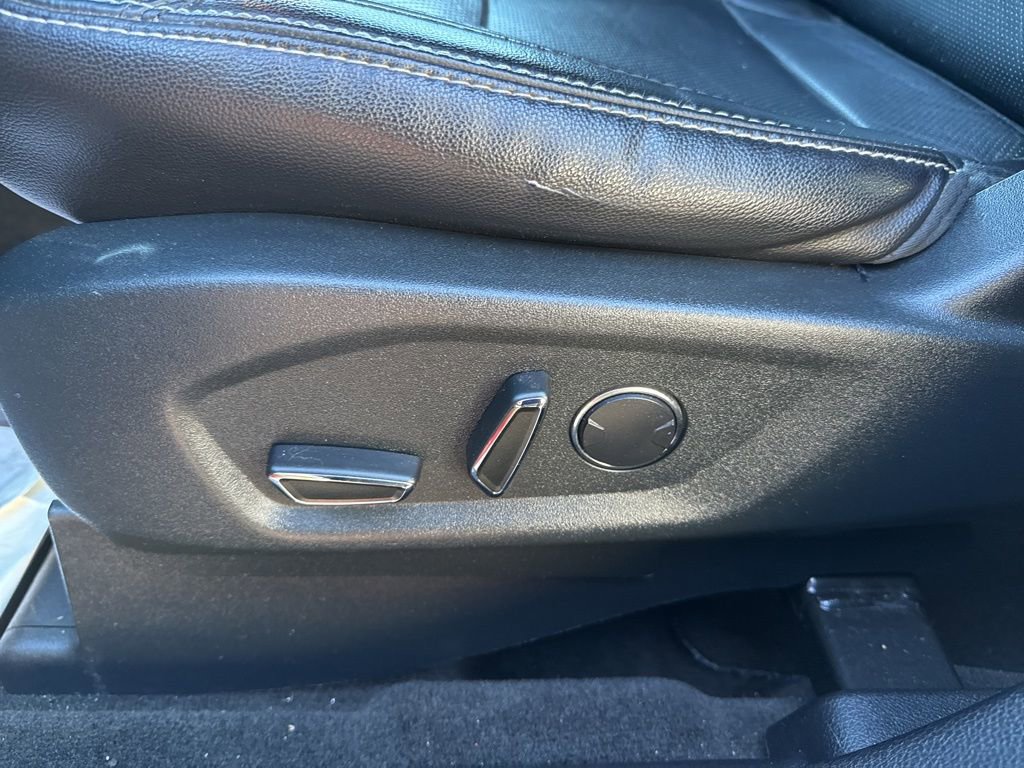 Certified 2018 Ford Explorer Limited w/ Ford Safe & Smart Package image 10