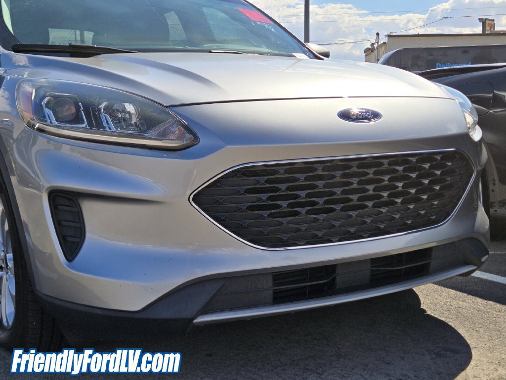 Certified 2022 Ford Escape SE FWD image 2