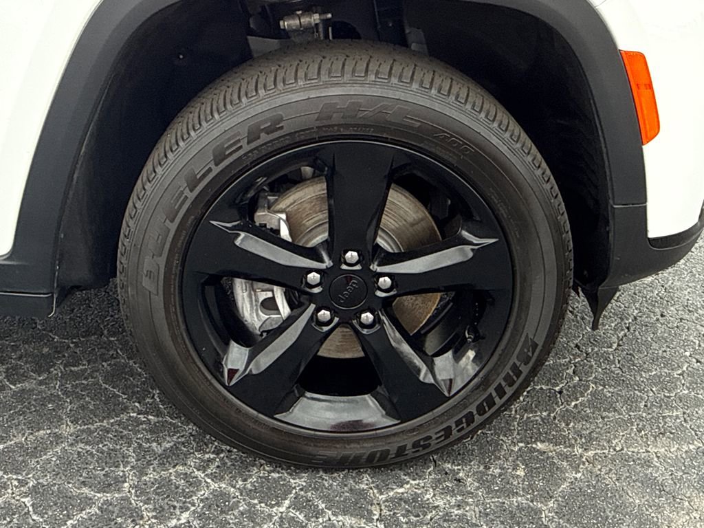 Used 2025 Jeep Grand Cherokee L Altitude image 12