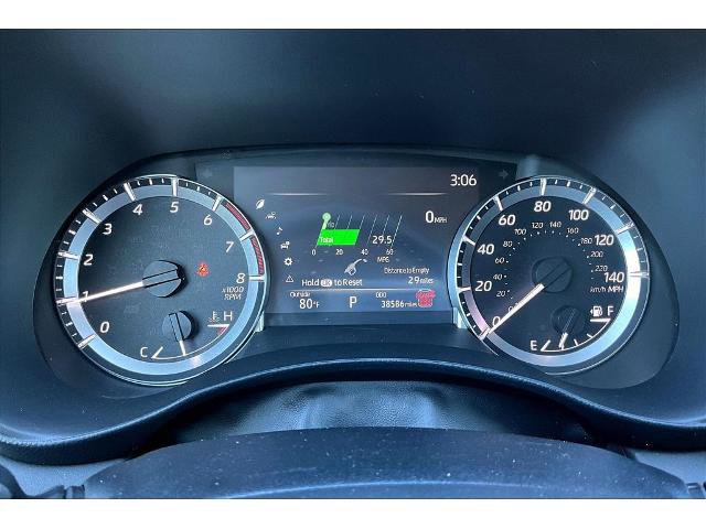 Used 2024 Toyota Highlander LE image 13