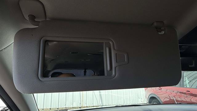 Used 2023 Kia Carnival EX FWD image 21