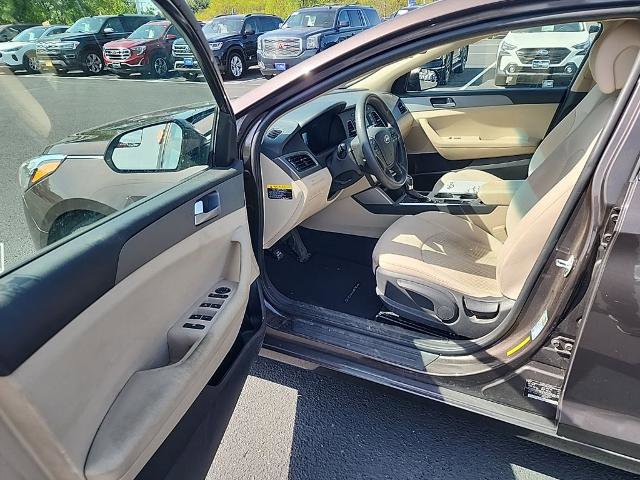Used 2017 Hyundai Sonata SE w/ Cargo Package FWD image 14