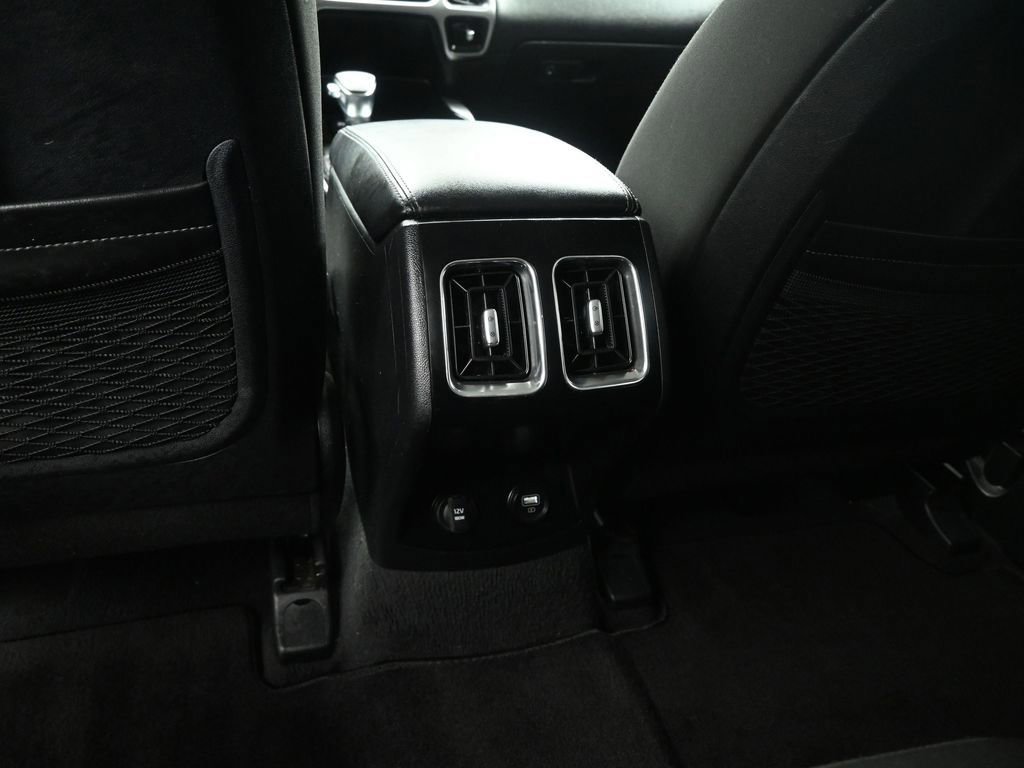 Used 2023 Kia Sorento LX image 50
