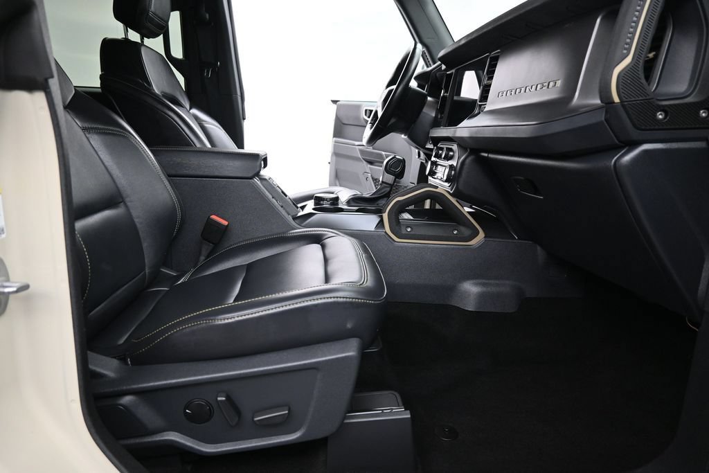 Certified 2025 Ford Bronco Badlands AWD/4WD image 18