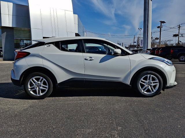 Used 2020 Toyota C-HR LE image 2