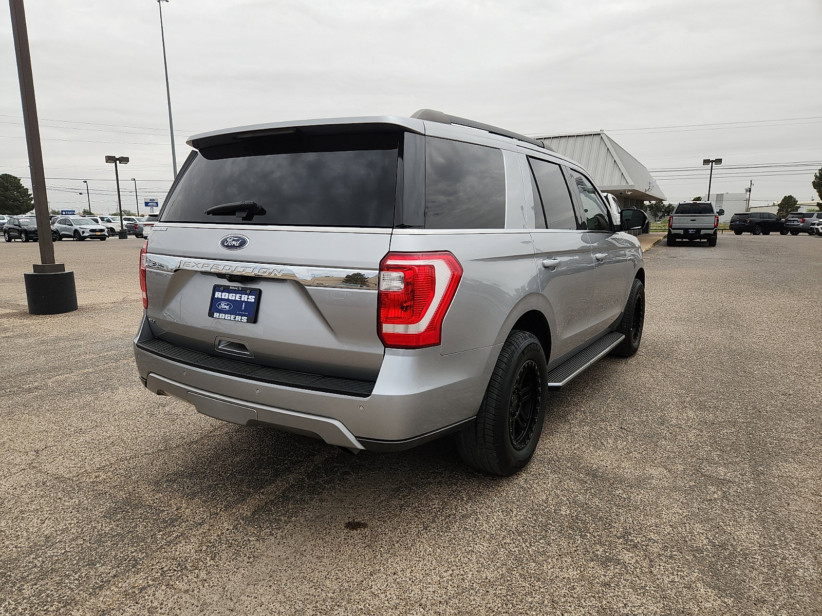 Certified 2020 Ford Expedition XLT w/ Equipment Group 202A AWD/4WD image 7