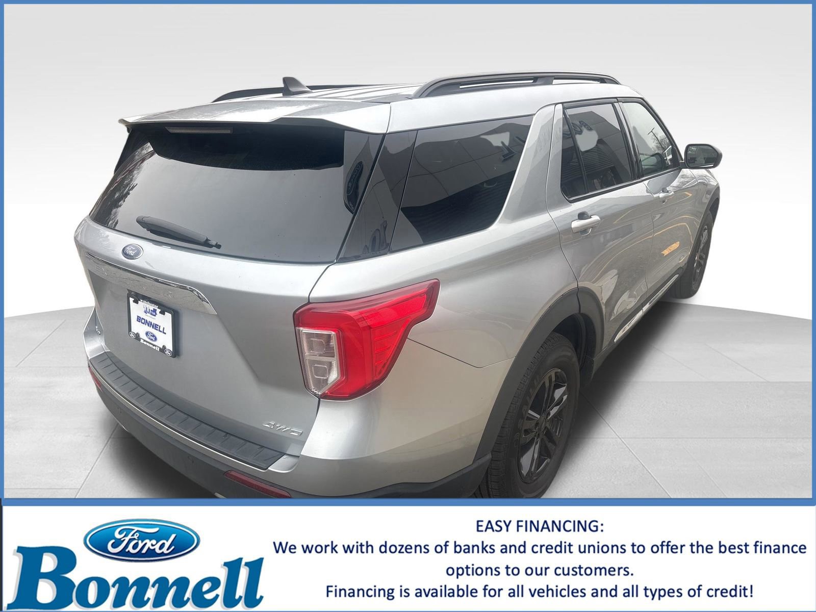 Certified 2022 Ford Explorer XLT w/ Equipment Group 202A AWD/4WD image 5