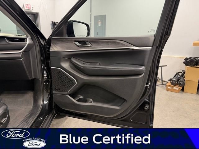 Used 2022 Jeep Grand Cherokee L Limited w/ Trailer Tow Group (B) AWD/4WD image 27