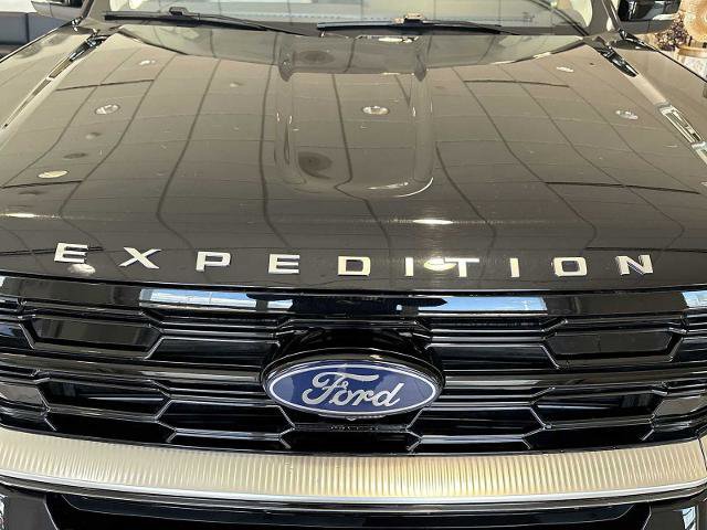 Certified 2025 Ford Expedition Platinum w/ Driver's Package AWD/4WD image 31