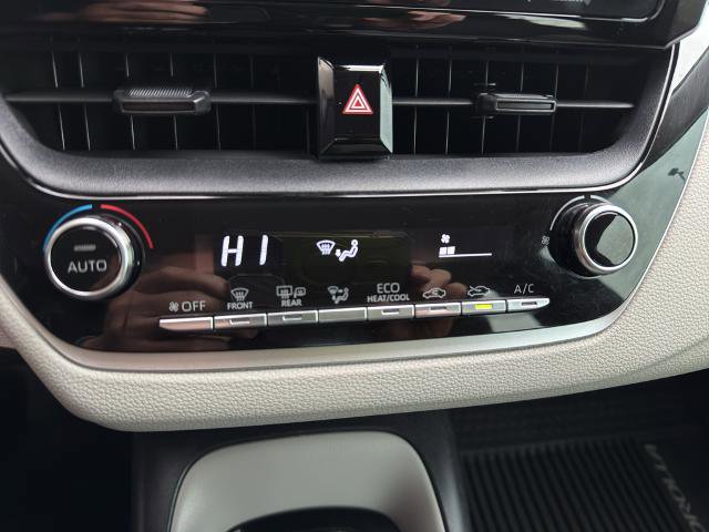 Used 2021 Toyota Corolla LE image 30